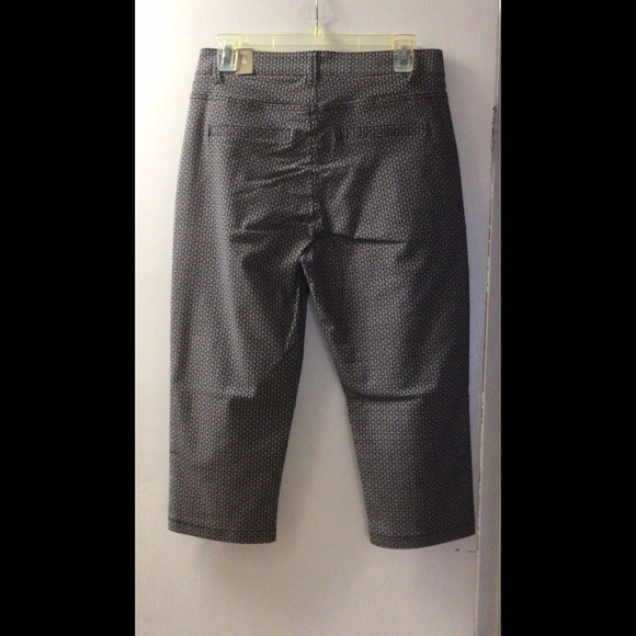 Classic Bengaline Capri-Printed - Picture 2 of 6